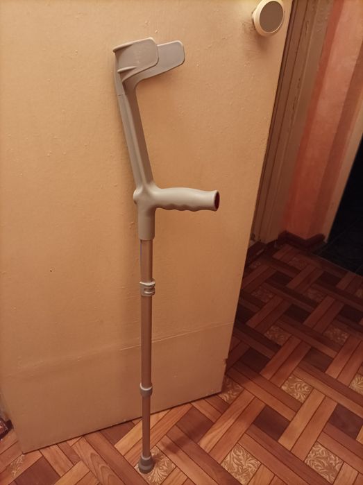 Продам милицю підлокітну.