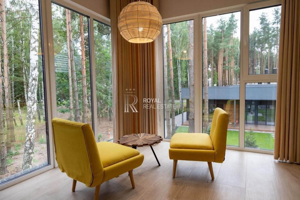 Продаж ділянки з 2 будинками КМ Riviera Village с. Лебедівка Паркінг