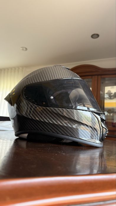 Capacete 130R Kashima Carbon Gloss Black NOVO sem caixa