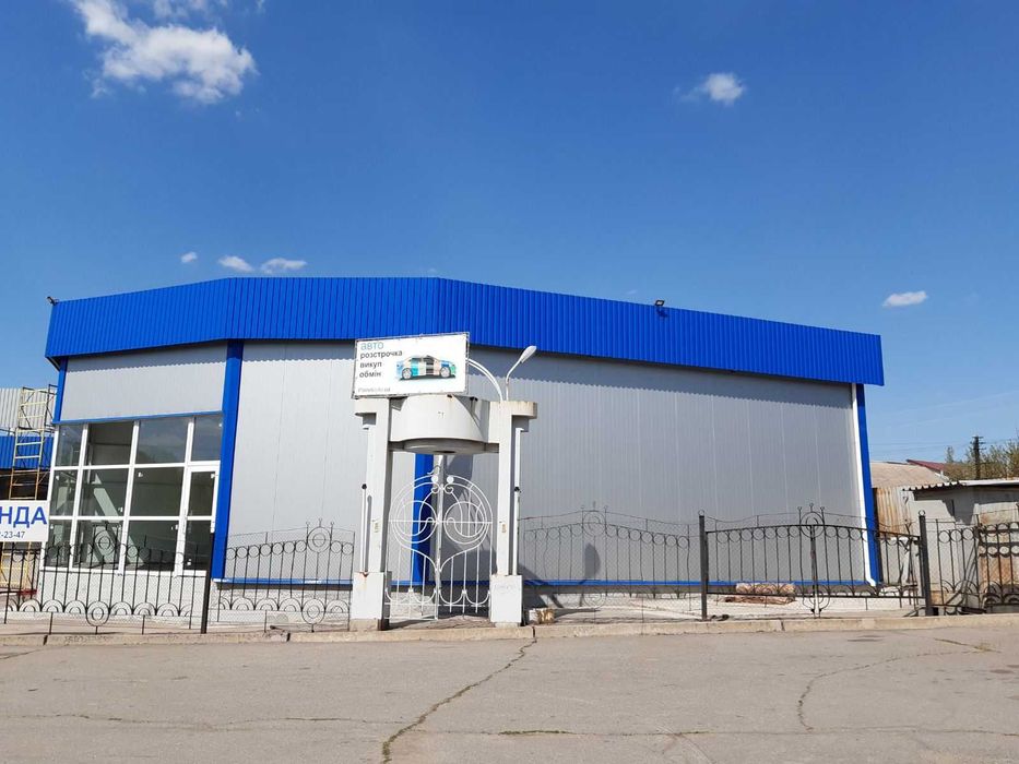 Сдається салон- магазин, автосервіс 200кв.м.