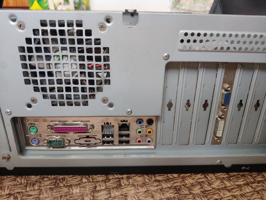 Настольний  компьютер робочий не ігровий MSI gt220