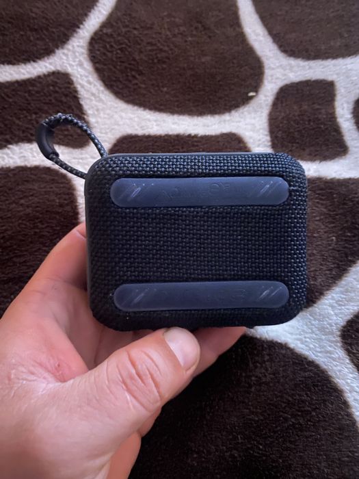 Продам jbl go4 в хорошому стані