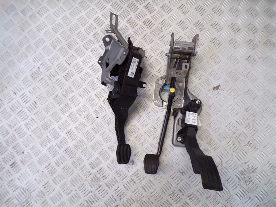 KOMPLET PEDAŁÓW PEDAŁ FORD FOCUS MK4 1.0 ECOBOOST