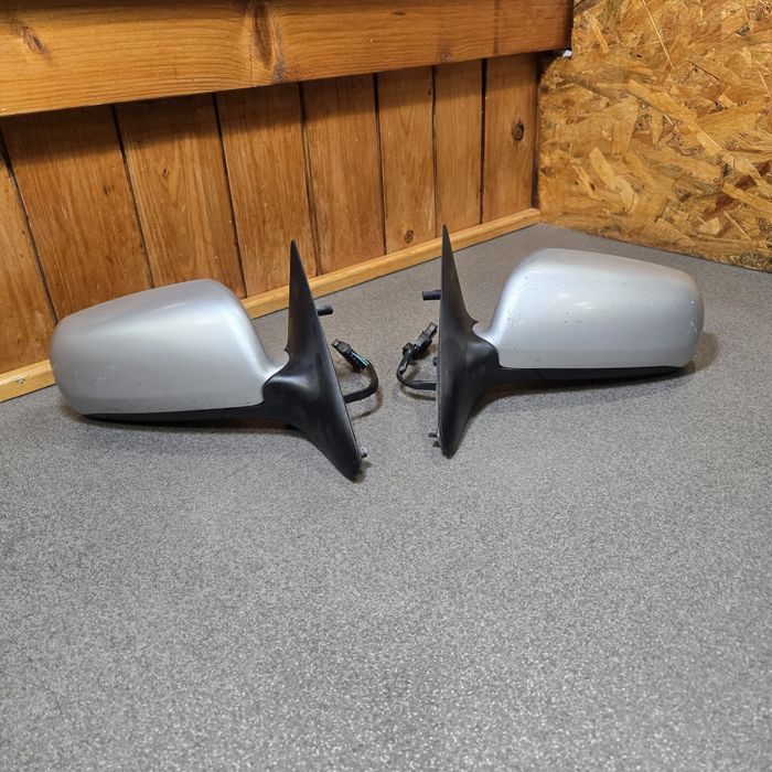 Дзеркало праве заднього виду Skoda Octavia Tour Шкода Октавія Тур