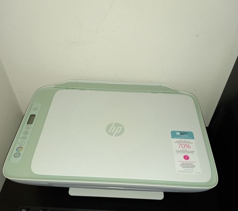 Impressora HP com torre HP e teclado472777084917534723