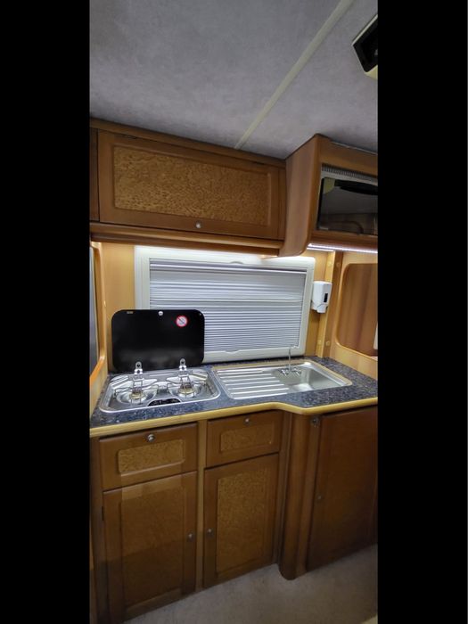 Autocaravana Mercedes.