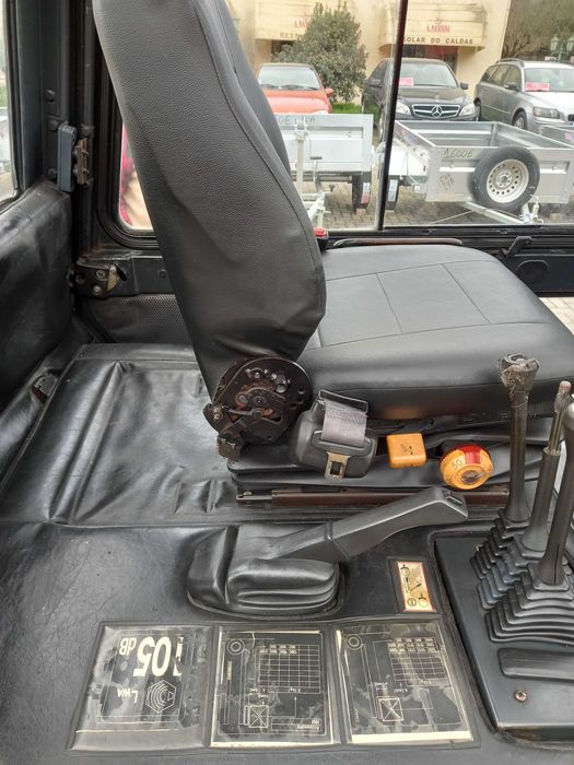 Empilhador Still Hybrid-Gás 2. Toneladas, deslocamento lateral de 2006