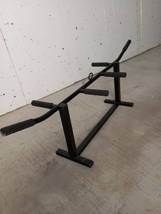 Duży drążek do ćwiczeń.