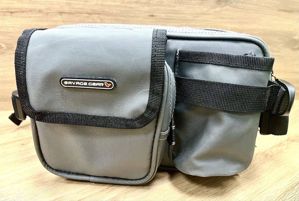 Pas biodrowy Savage Gear z zestawem pudełek na przynęty spiningowe