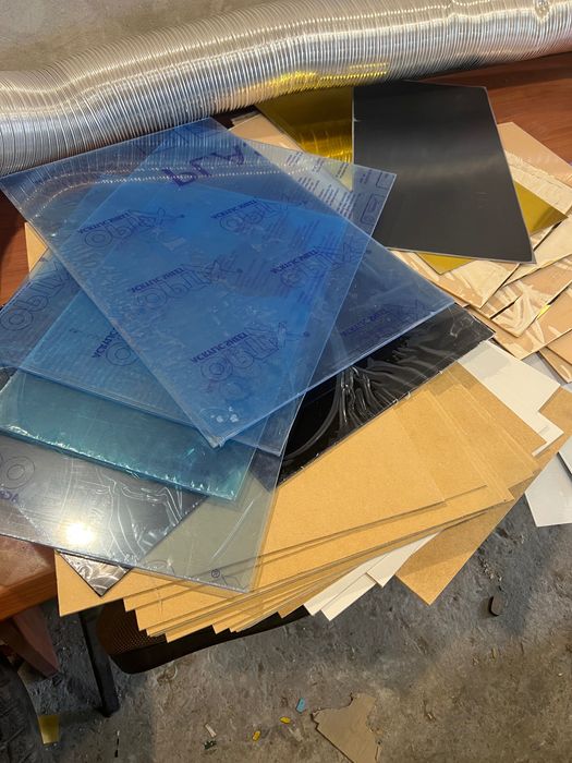 Продам шматки акрілу,фанери,двп, двохсторонього акрилу