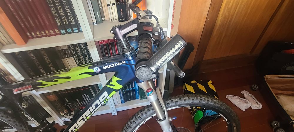 Bicicleta Mérida suspensão total toda em carbono