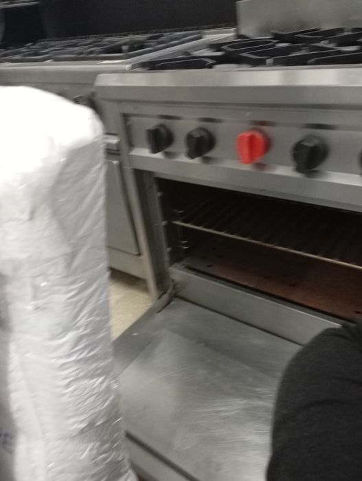 Fogão industrial com forno