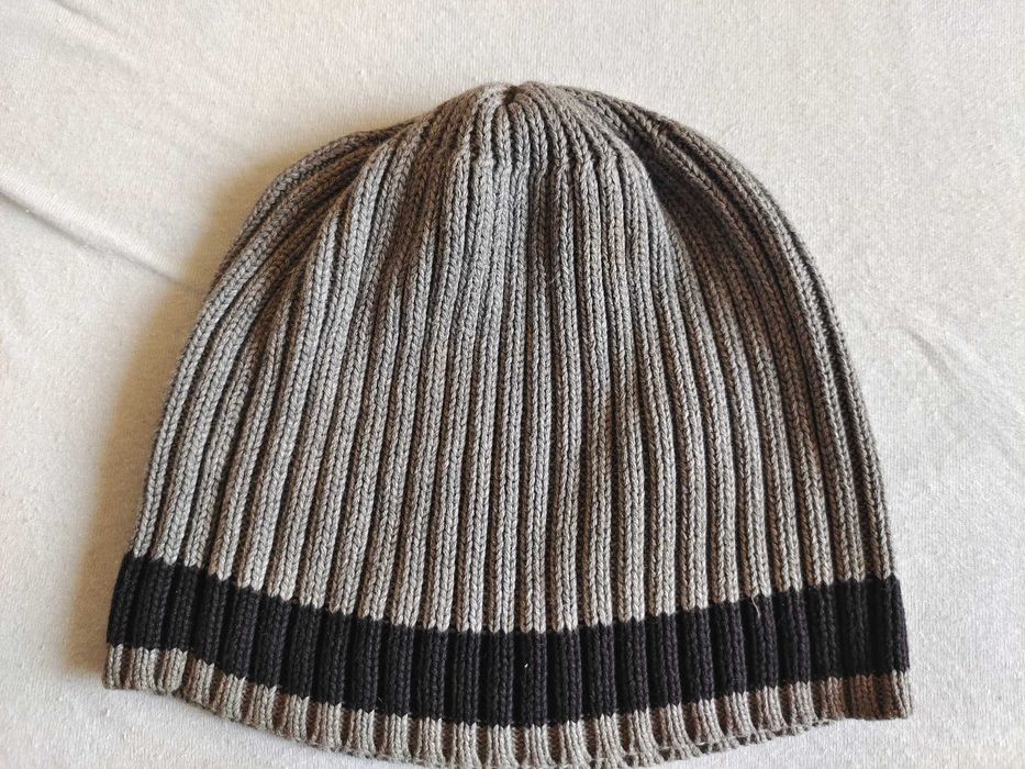Czapka h&m szarka z granatowym pasem