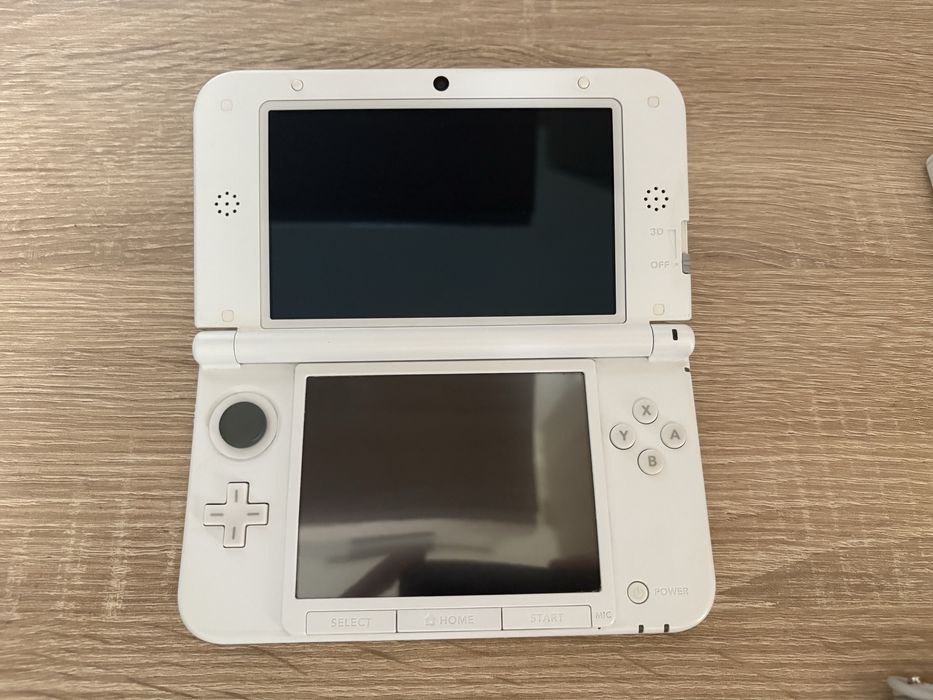 Konsola Nintendo 3DS XL Luigi Edition + gra + akcesoria