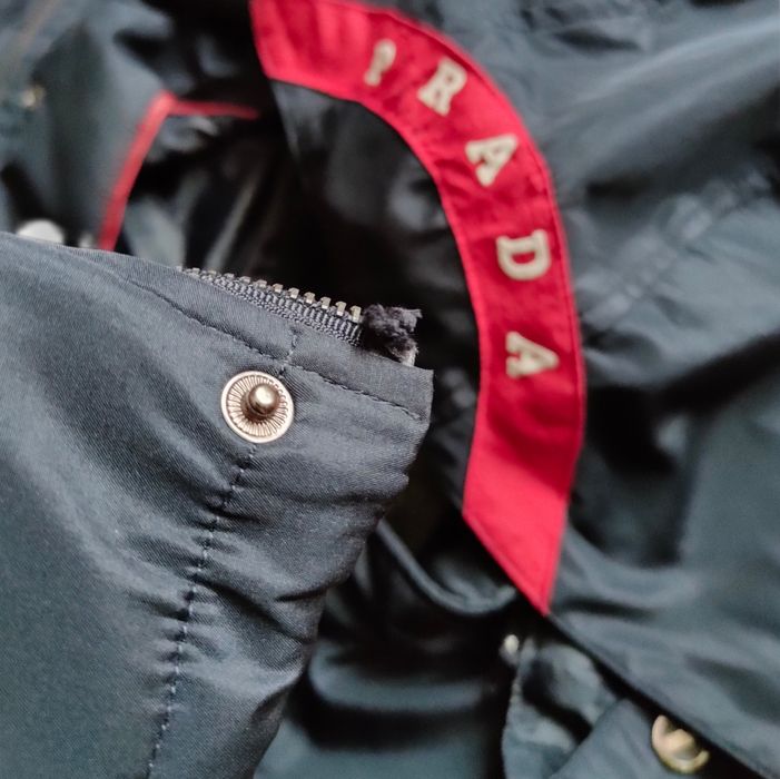 Куртка Prada куртка вітровка Prada Milano М made in Italy