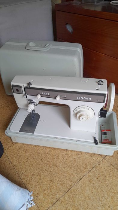 Máquina de costura Singer 1247