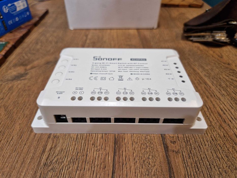 Sonoff 4CH PRO R3 WiFi+RF 433MHz - 4-kanałowy przełącznik