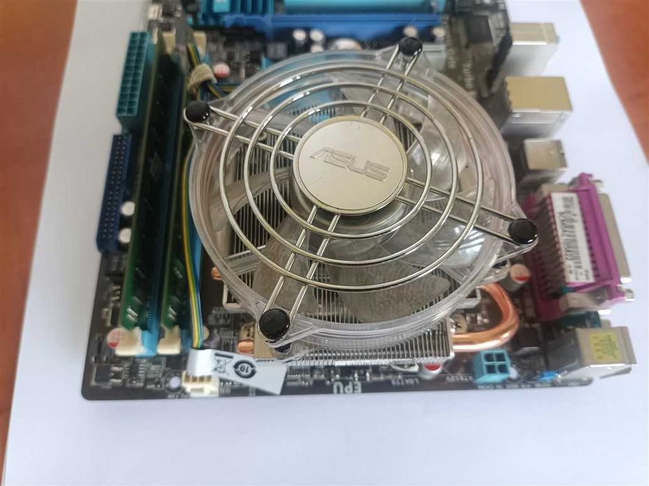 Asus P5G41T-M LX + Xeon E5460 + 8GB Ram