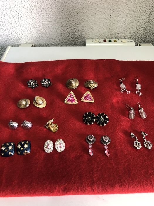 Conjunto de brincos variados