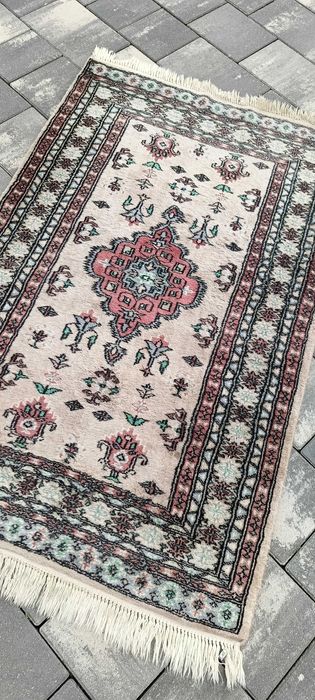 Buchara ręcznie tkany dywan wełniany pakistański piękny 133 x 78 cm