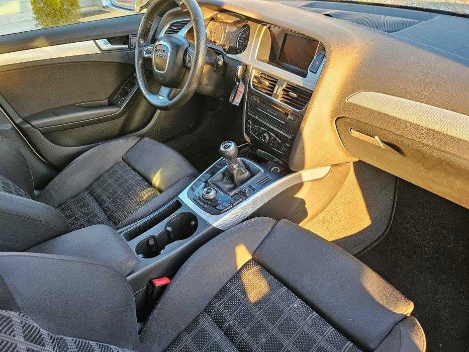 AUDI A4 2.0 TDI 140KM 2011r