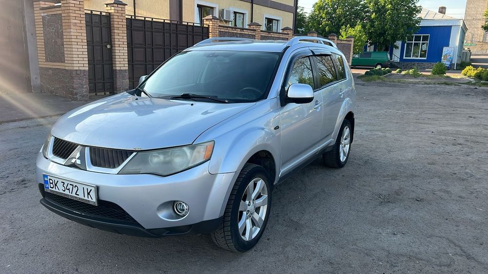 Продам mitsubishi outlander xl