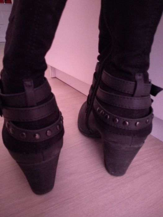 Botas cano alto pretas