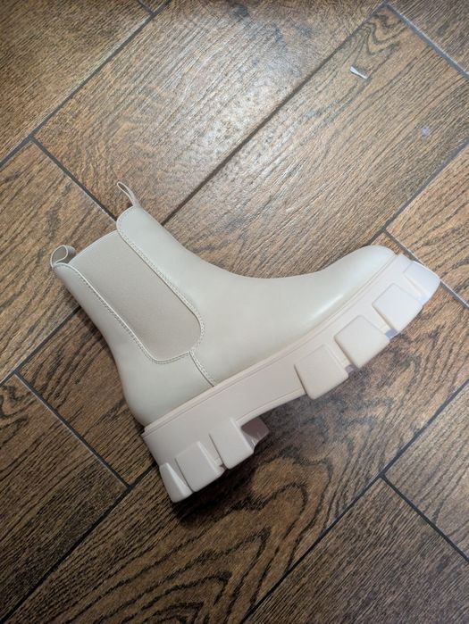 Молочні Челсі на високій підошві 38р