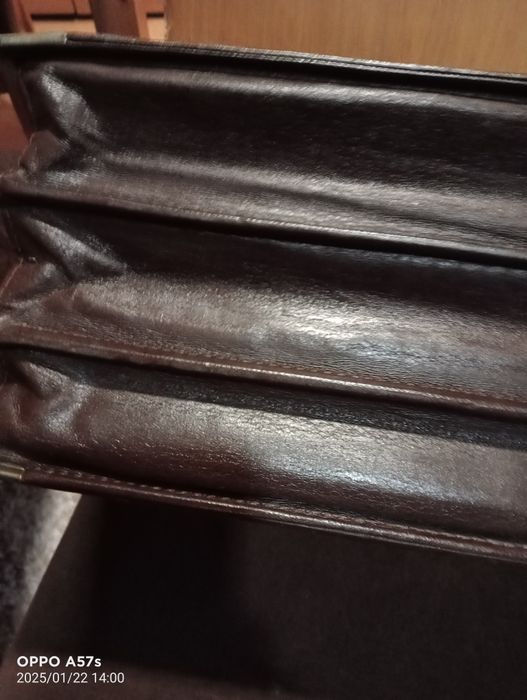 Mala castanha em pele unixesso 42x30x16cm