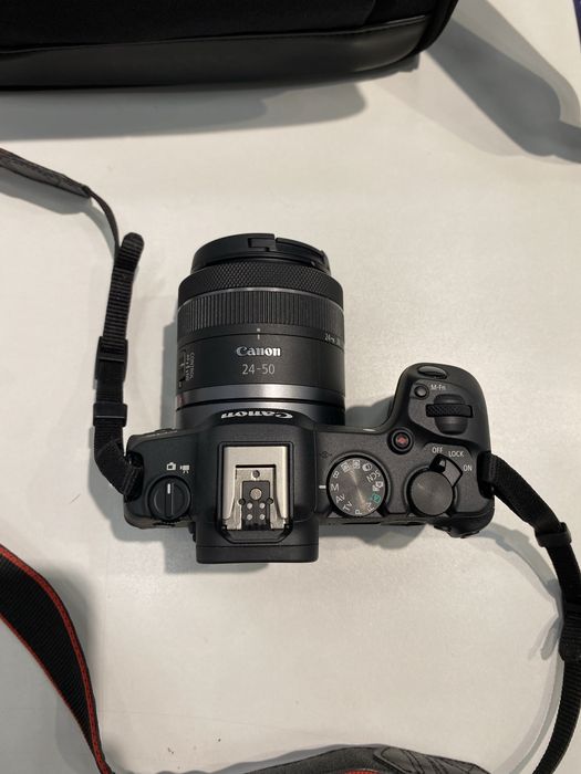 Canon EOS R8 RF 24-50 IS STM