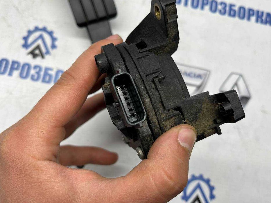 Педаль газа Dacia Logan 2 Sandero 2 (2013-2020)