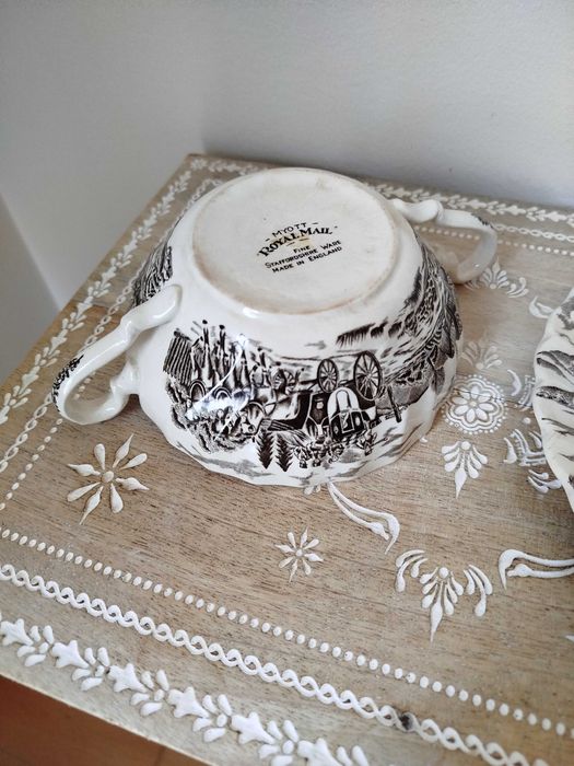Antiga Taça de Consommé em Porcelana Inglesa