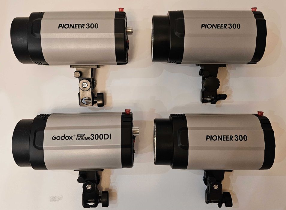 Спалах студійний/ Вспышка Godox Pioneer 300 (3шт)