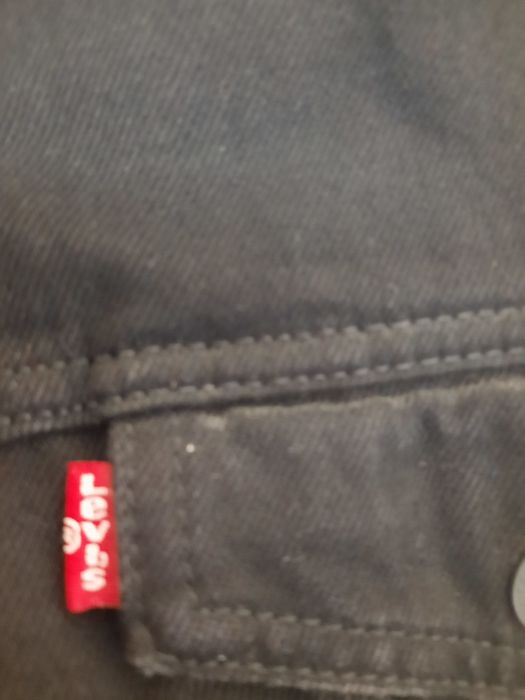 Куртка Levi's  M розмір