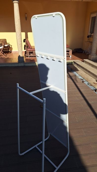 Espelho corpo inteiro com pé