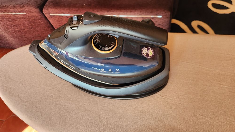 Ferro de engomar cordless