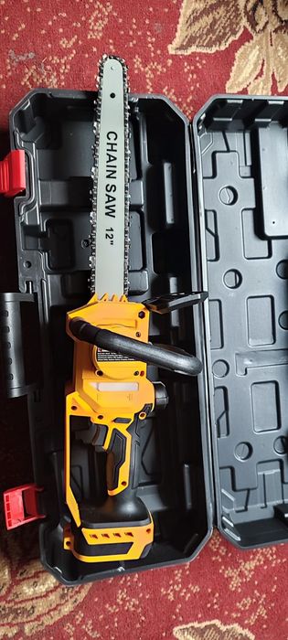 Пилка типу DeWalt 20v