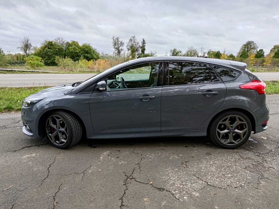 Ford Focus 2.0 EcoBoost ST c/ Pack Pele Exclusiva