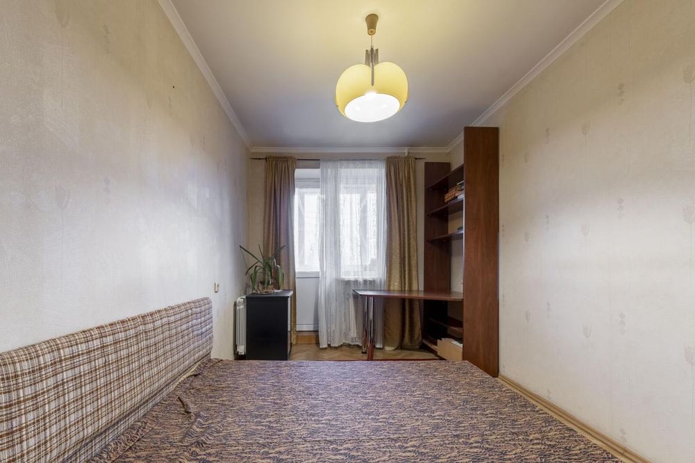 Продаж 3к квартири Київ, Верховинна 87 (метро Житомирська)