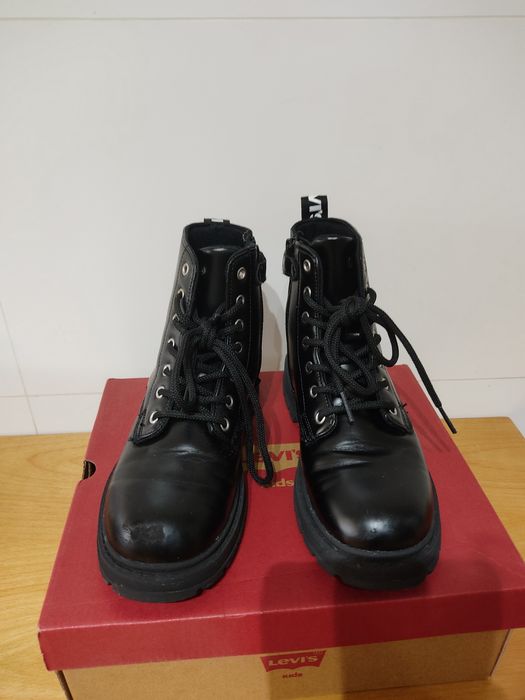 Botas Levi's de menina, também. 36