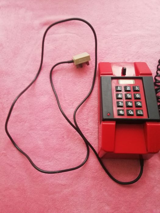 Telefon stacjonarny.