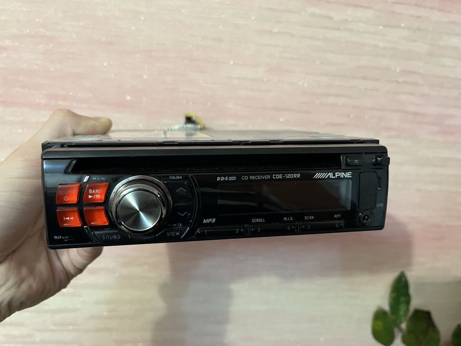 Alpine CDE-120RR (pioneer clarion sony)