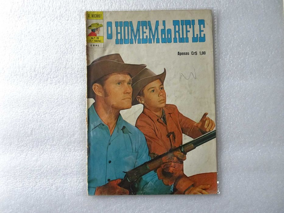 Livro EBAL - O Homem do Rifle nº 21 (7ª série)