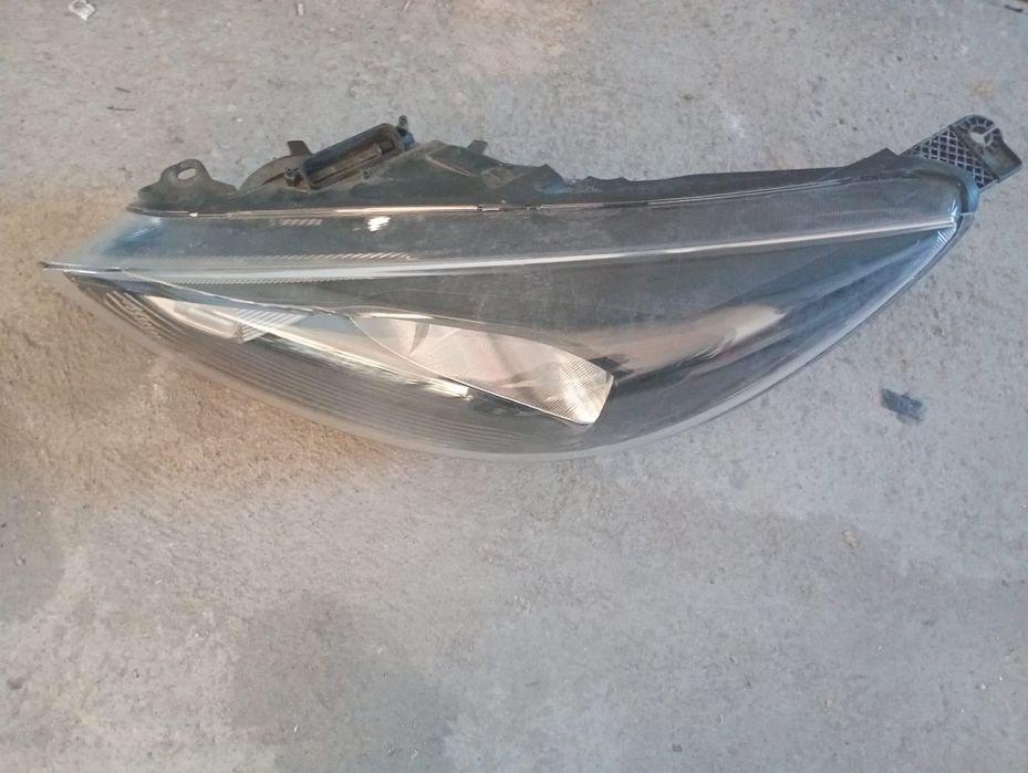 Lampy przednie Ford Focus mk3 lift