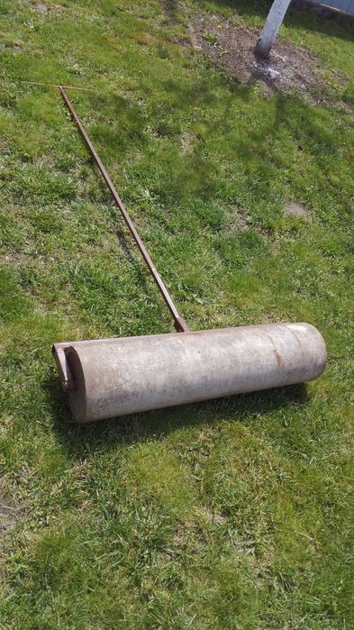 Каток для газонів ,трави.