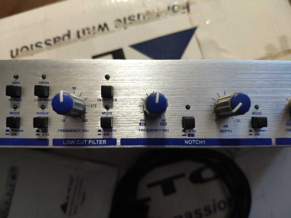 ALTO Monitor Equalizador Analógico