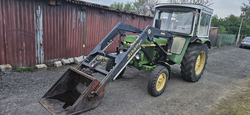 Traktor John Deere 1030