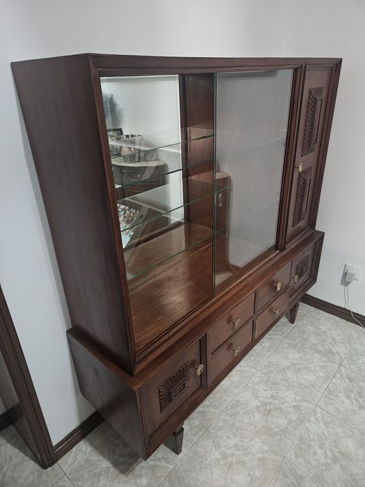 Móvel Vitrine / Cristaleira Antiga em Madeira com EspelhoPreço: 250 € (Negociável)