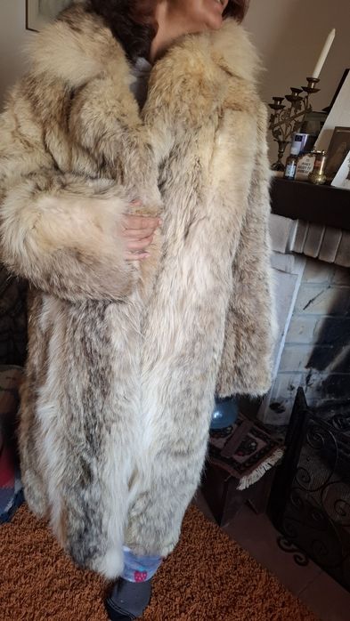 Casaco comprido de lobo cayot