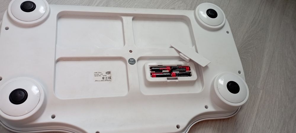 Продам вагу для новонароджених стан нової